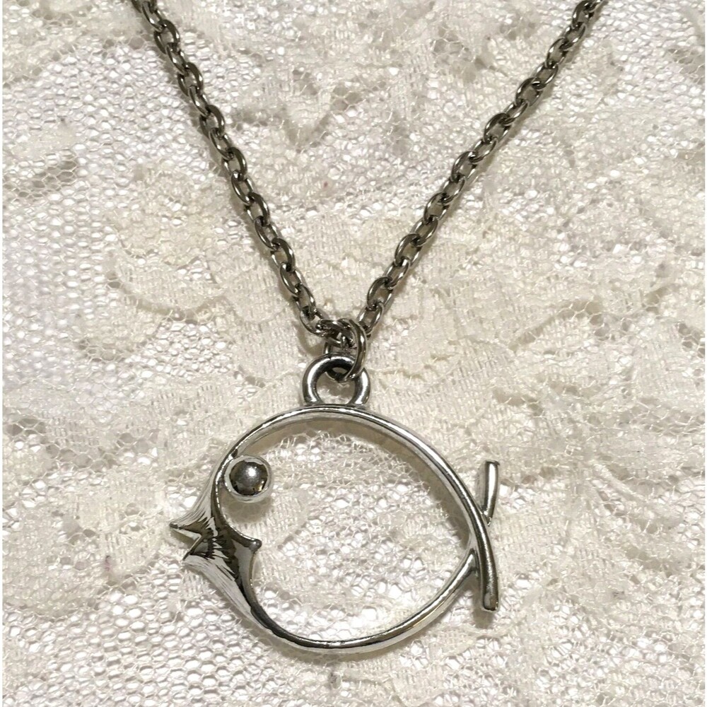 Vintage Sarah Coventry Mod Fish Pendant Chain Necklace Silver tone Modernist